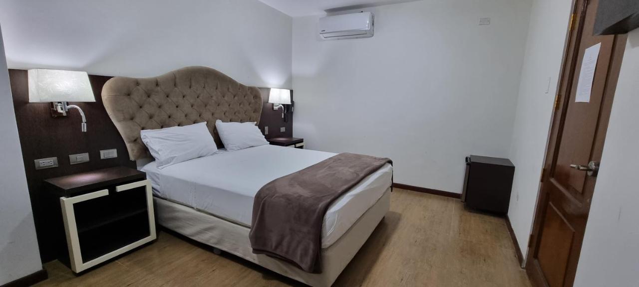 Hotel Imperio Real 特鲁希略 外观 照片